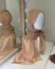 Vente en gros ou demi-gros de hijab mousseline de soie, de couleurs vanille de bonne qualité, Cendrijab est situé dans le nord de la France et propose une livraison rapide. Cendrijab est grossiste/fournisseur de voile