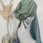 Hijab à enfiler avec bonnet, en gros et au détail voile soie de médine de bonne qualité 100% opaque, long, livraison rapide en 24H Nouveau hijab en soie de médine à enfilé avec bonnet intégrer