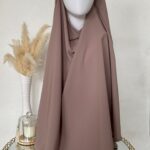 Khimar vieux rose, long hijab pour la femme musulmane voilée, Cendrijab vend en ligne des khimar de bonne qualité et pas cher, la livraison est rapide , Cendrijab propose un large choix de couleurs, vente de khimar en gros et au détails, notre stock est disponible en France