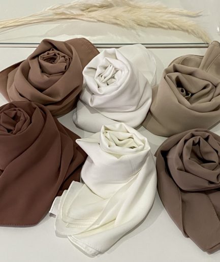 Hijab en soie de médine pas cher et au détail de hijab en ligne ! large choix de couleurs de bonne qualité, Cendrijab est situé dans le nord de la France et propose une livraison rapide. Cendrijab est grossiste/fournisseur de voile