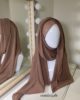 Vente en gros ou demi-gros de hijab mousseline de soie, de couleurs marron de bonne qualité, Cendrijab est situé dans le nord de la France et propose une livraison rapide. Cendrijab est grossiste/fournisseur de voile