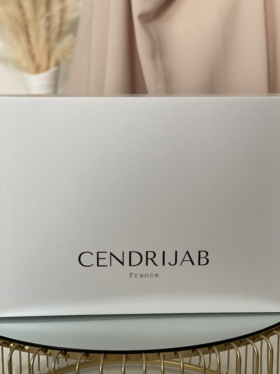 Cendrijab vend en ligne des hijab au détail ou en gros de hijab soie de médine lilas de bonne qualité 100% opaque, long, livraison rapide en 24H Nouveau hijab en soie de médine